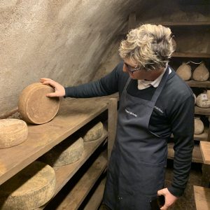 veneto-cheese-aging-cellar-artisan